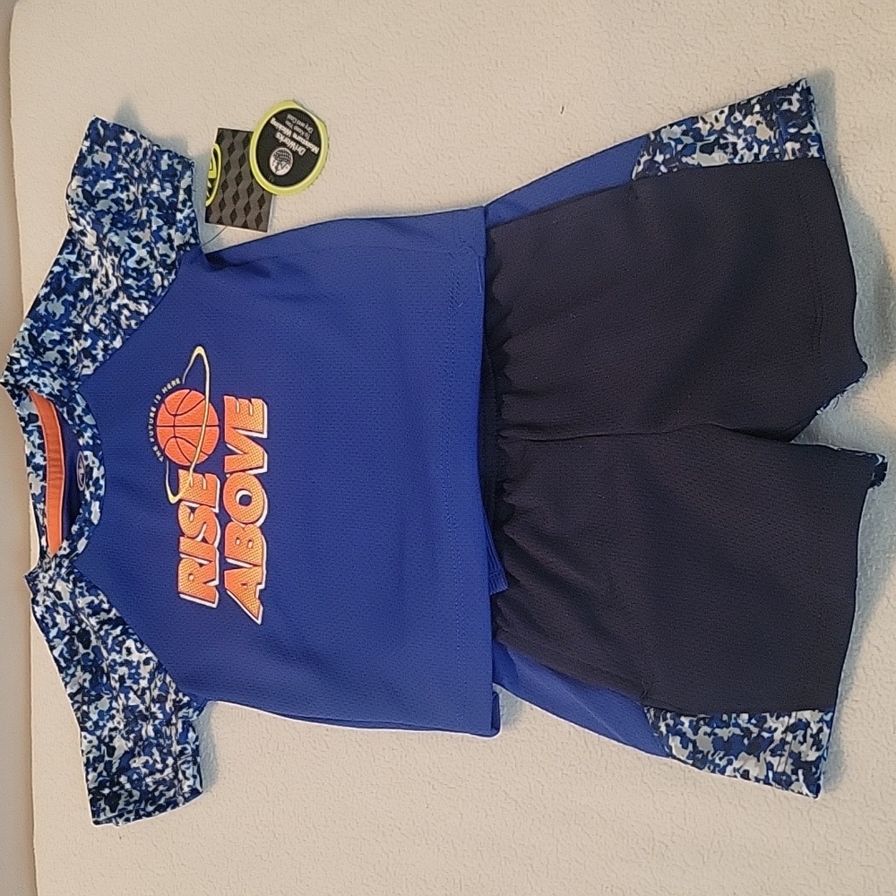 NWT Cute baby boy short outfit. Size 12 months.